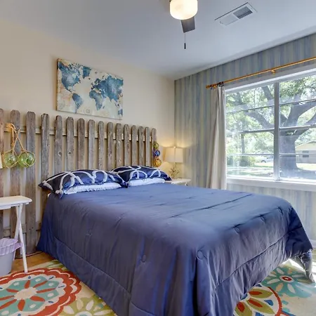 Vibrant Pass Christian Oasis - 3 Blocks To Beach!